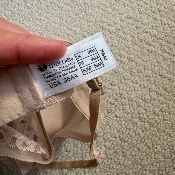Wacoal Bra / nude with delicate lace 36 AA - Picture 5 of 7